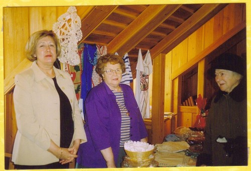 Anna Garðarsdóttir, Bergþóra Jóhannsdóttir og Sigríður Johnson Basar 1997