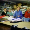 Bergþóra Jóhannsdóttir, Ásta Einarsdóttir, Guðrún Ólafsdóttir, Anna Jóhannessen og Jóna Kjartansdóttir vinna fyrir Hjálparstofnun irkjunnar 1997